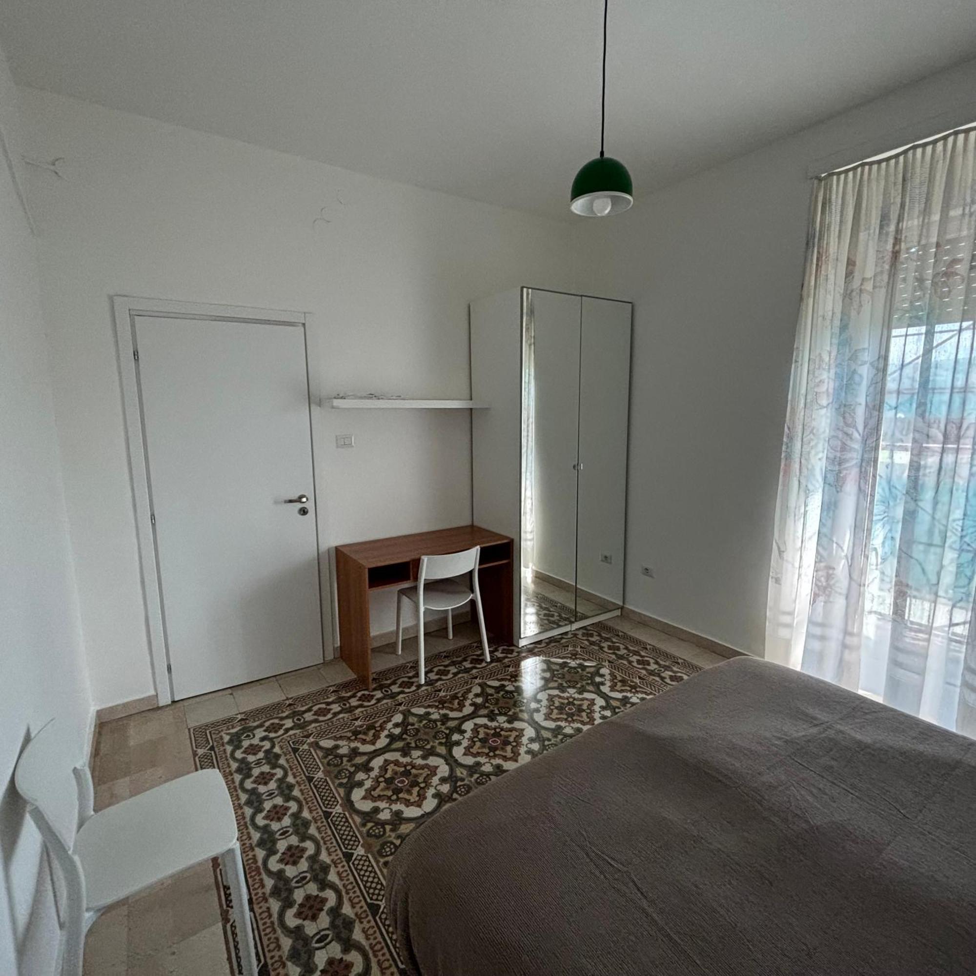 Essential Room & Parking In Centro Citta Con Parcheggio Privato E Wifi Potenza Exterior photo